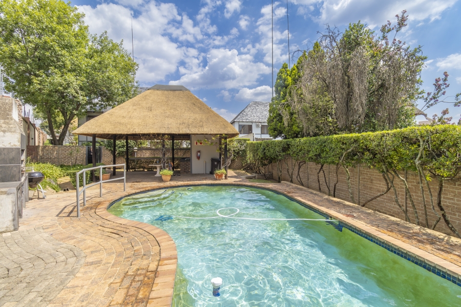 2 Bedroom Property for Sale in Sunninghill Gauteng