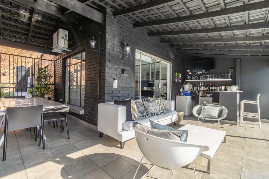 2 Bedroom Property for Sale in Paulshof Gauteng
