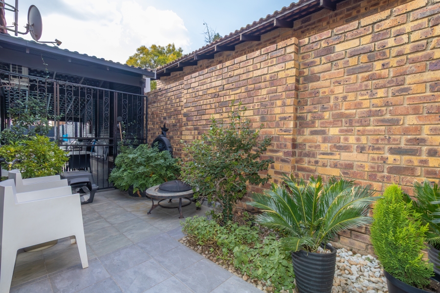 2 Bedroom Property for Sale in Paulshof Gauteng