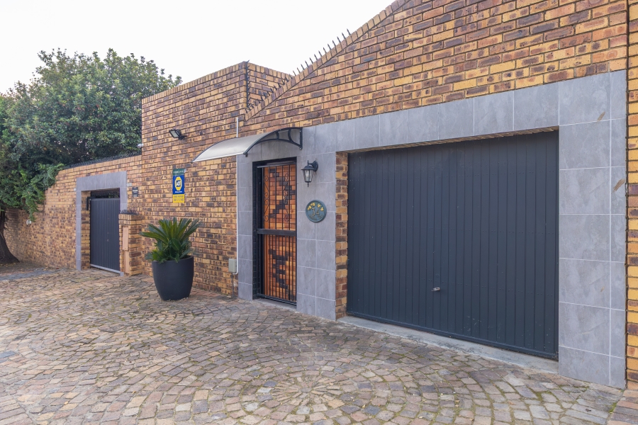 2 Bedroom Property for Sale in Paulshof Gauteng
