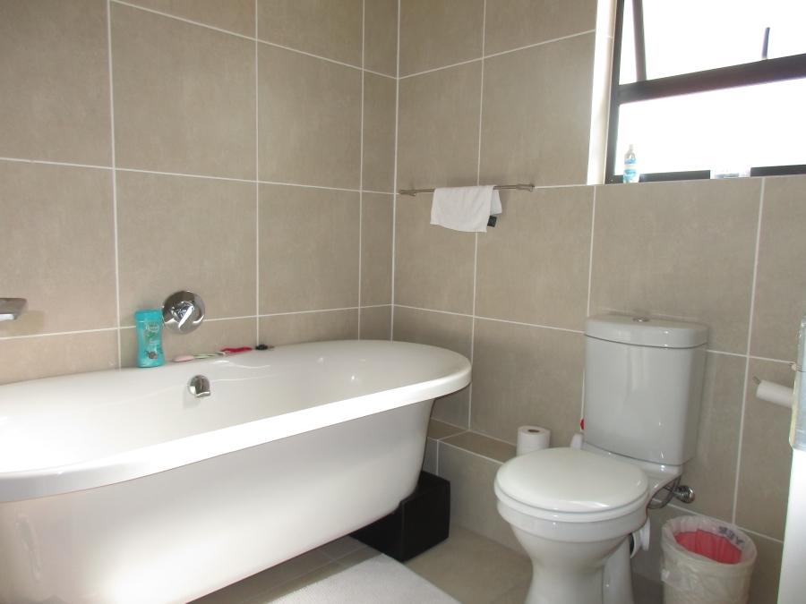2 Bedroom Property for Sale in Olivedale Gauteng