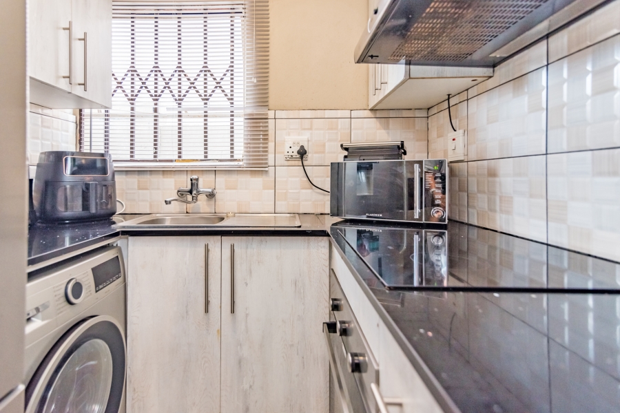 2 Bedroom Property for Sale in Fleurhof Gauteng