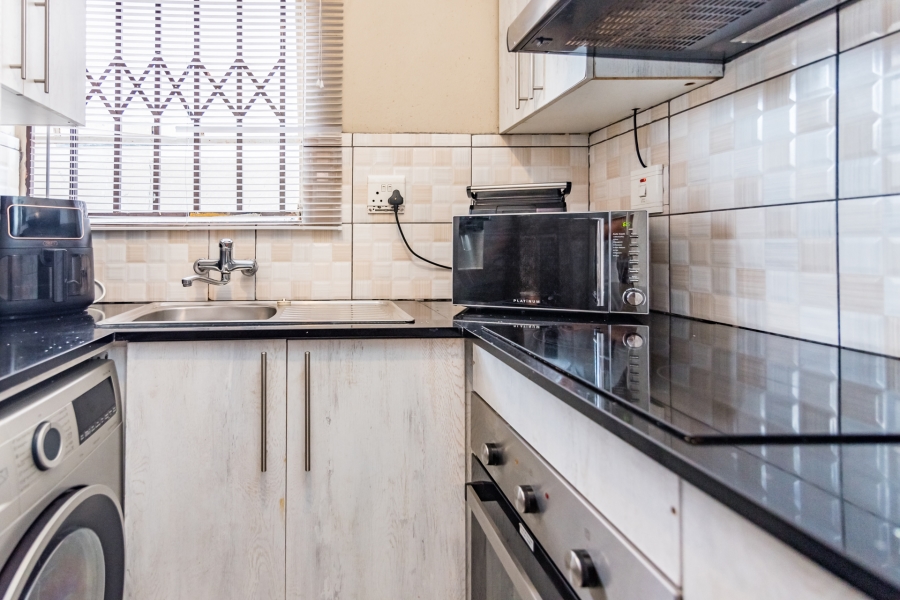 2 Bedroom Property for Sale in Fleurhof Gauteng