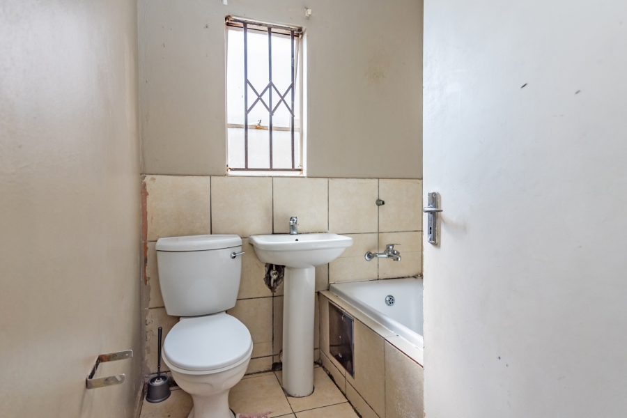 2 Bedroom Property for Sale in Fleurhof Gauteng