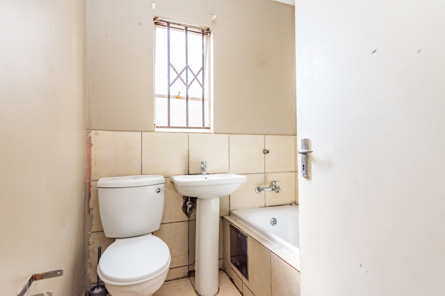 2 Bedroom Property for Sale in Fleurhof Gauteng