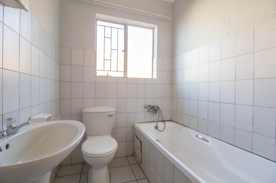 3 Bedroom Property for Sale in Bronberrick Gauteng
