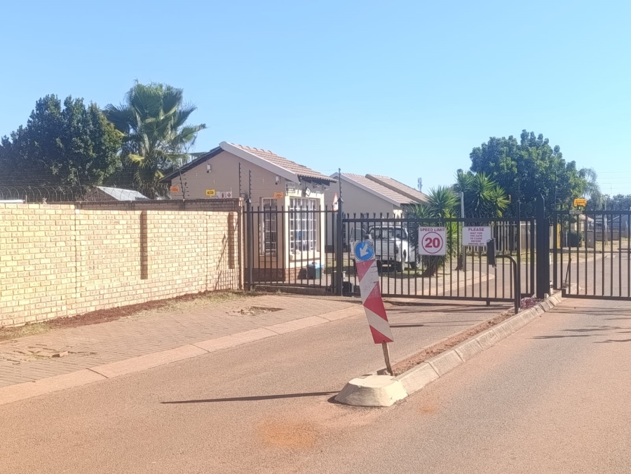 2 Bedroom Property for Sale in Chantelle Gauteng