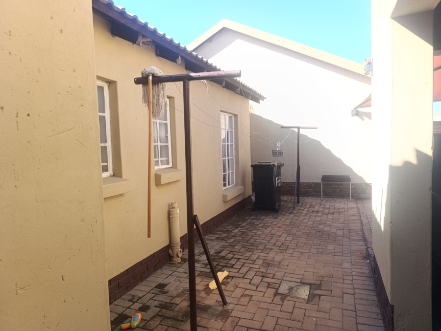 2 Bedroom Property for Sale in Chantelle Gauteng