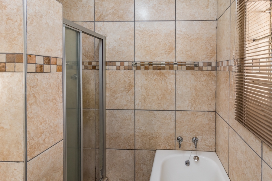3 Bedroom Property for Sale in Discovery Gauteng