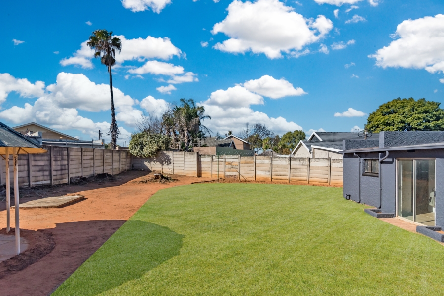 3 Bedroom Property for Sale in Discovery Gauteng