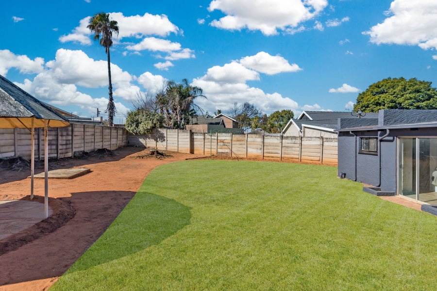 3 Bedroom Property for Sale in Discovery Gauteng