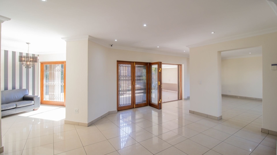 3 Bedroom Property for Sale in Hurlingham Manor Gauteng