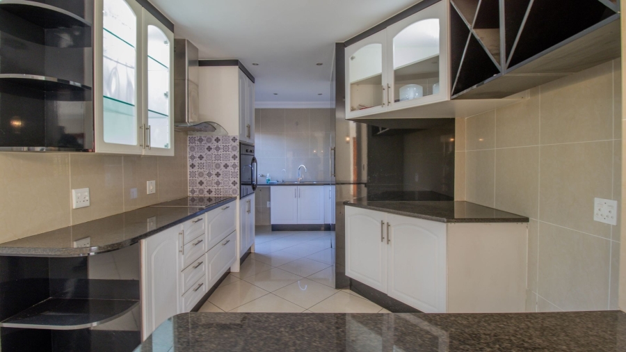 3 Bedroom Property for Sale in Hurlingham Manor Gauteng