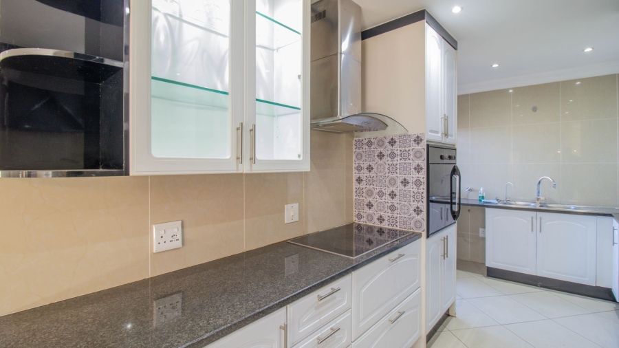 3 Bedroom Property for Sale in Hurlingham Manor Gauteng