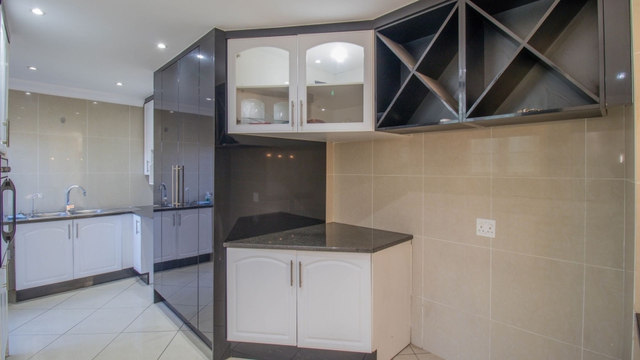 3 Bedroom Property for Sale in Hurlingham Manor Gauteng
