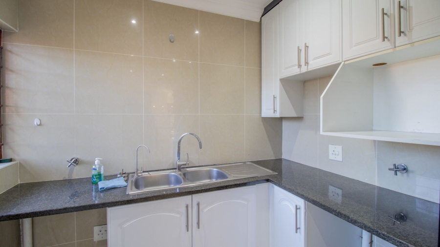 3 Bedroom Property for Sale in Hurlingham Manor Gauteng