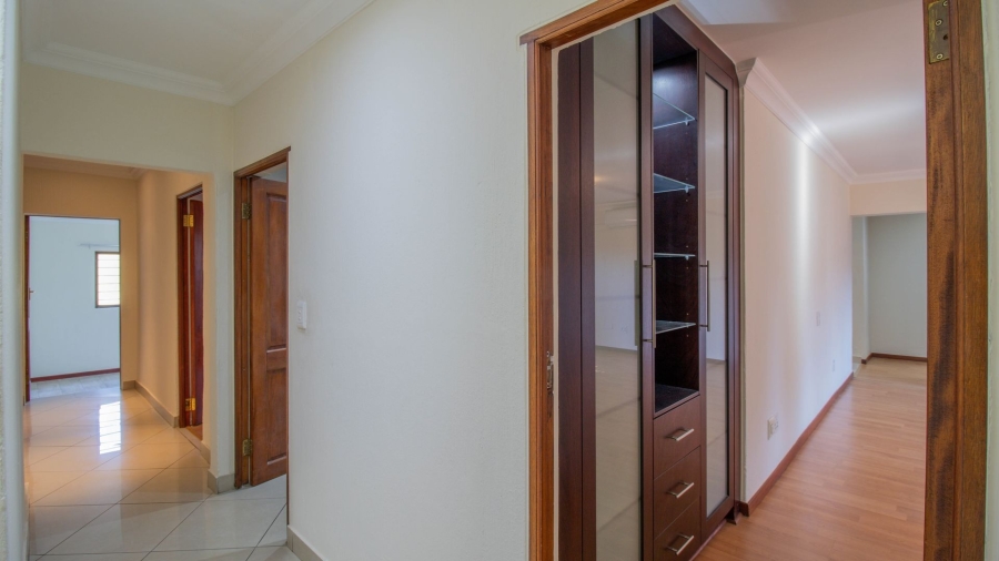 3 Bedroom Property for Sale in Hurlingham Manor Gauteng