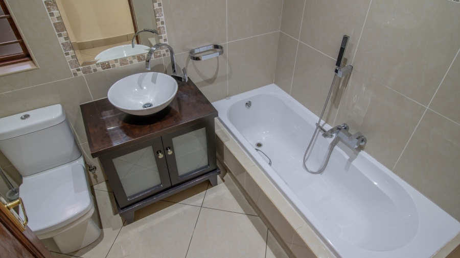 3 Bedroom Property for Sale in Hurlingham Manor Gauteng