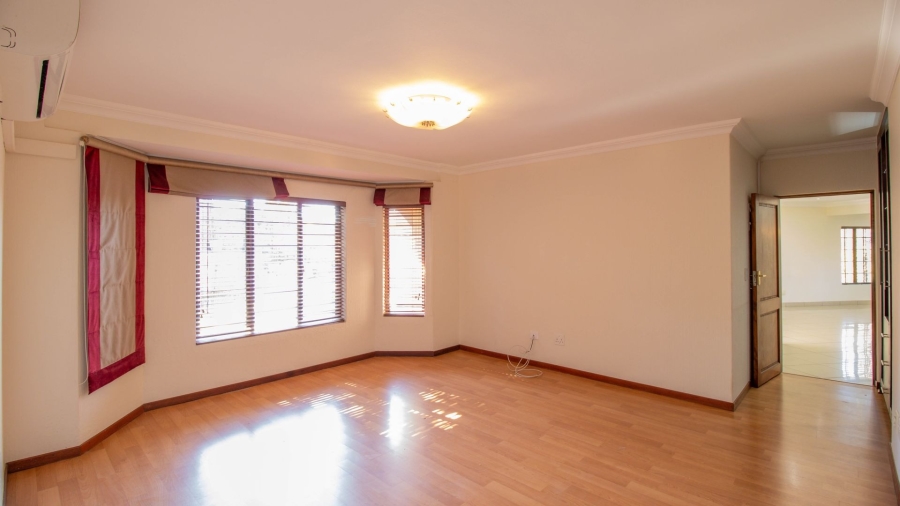 3 Bedroom Property for Sale in Hurlingham Manor Gauteng