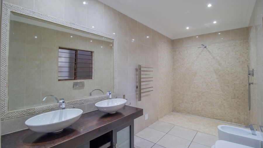 3 Bedroom Property for Sale in Hurlingham Manor Gauteng