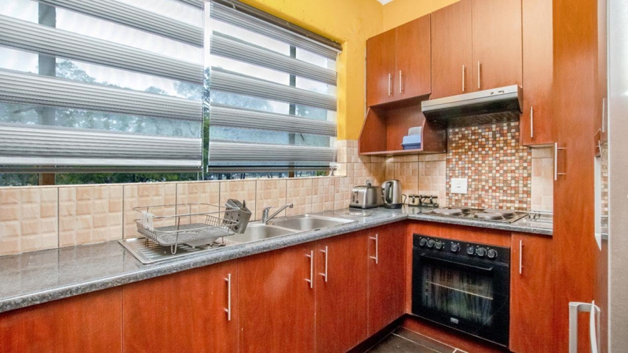 2 Bedroom Property for Sale in Florida Lake Gauteng