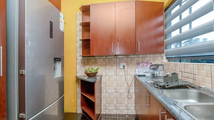 2 Bedroom Property for Sale in Florida Lake Gauteng