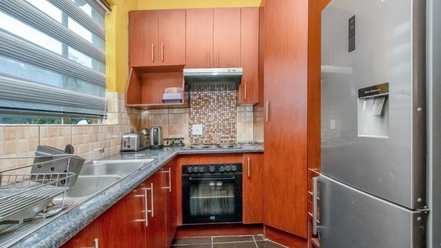 2 Bedroom Property for Sale in Florida Lake Gauteng