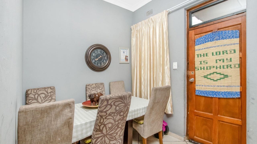 2 Bedroom Property for Sale in Florida Lake Gauteng