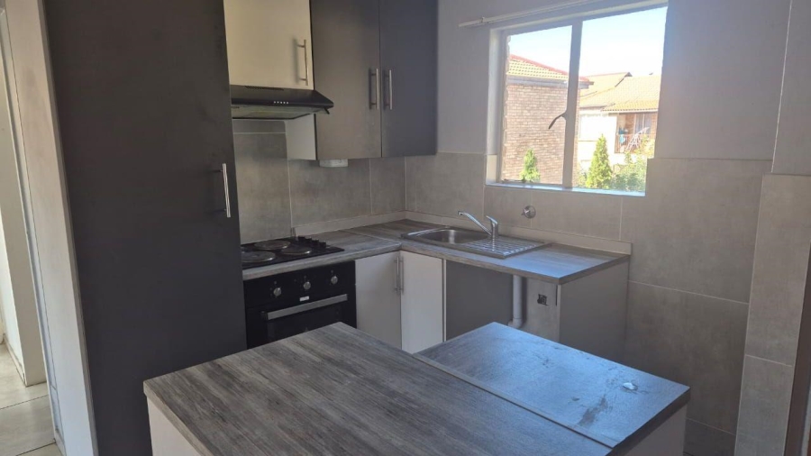 2 Bedroom Property for Sale in Horison Gauteng