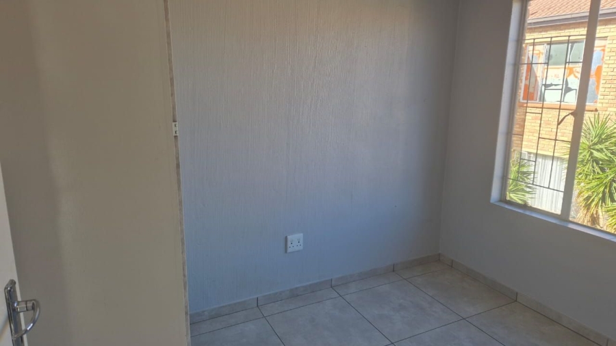 2 Bedroom Property for Sale in Horison Gauteng