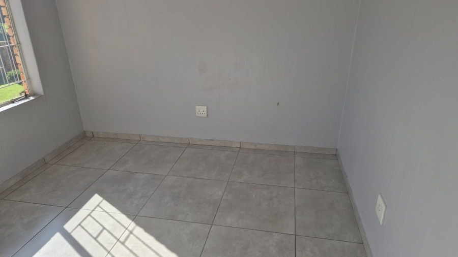 2 Bedroom Property for Sale in Horison Gauteng