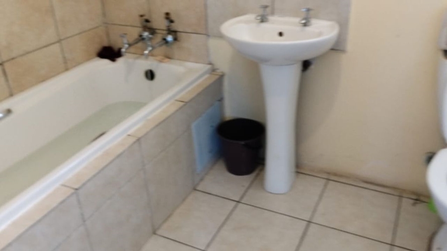 2 Bedroom Property for Sale in Fleurhof Gauteng