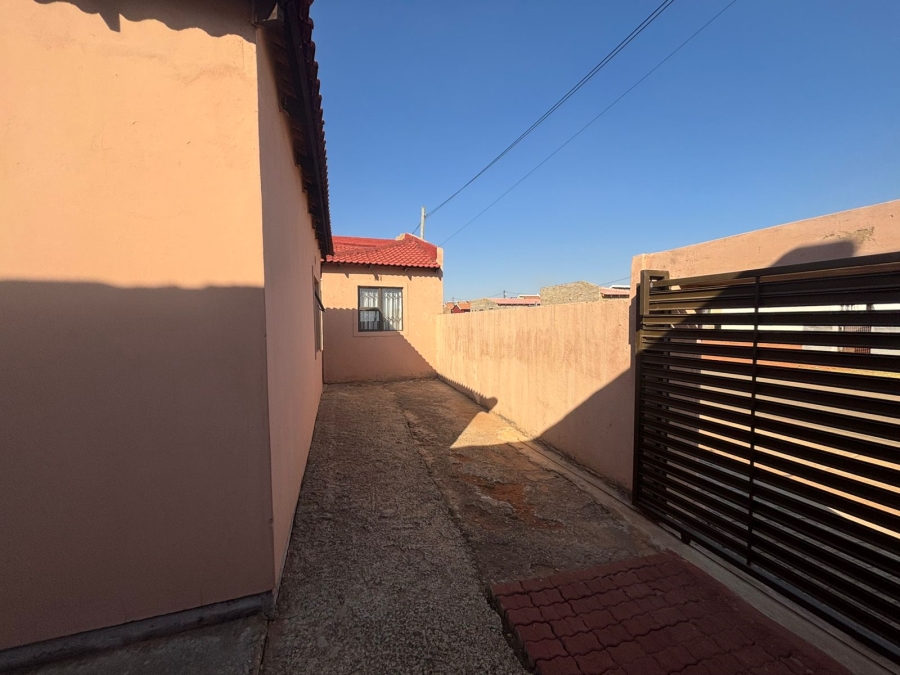 4 Bedroom Property for Sale in Savanna City Gauteng