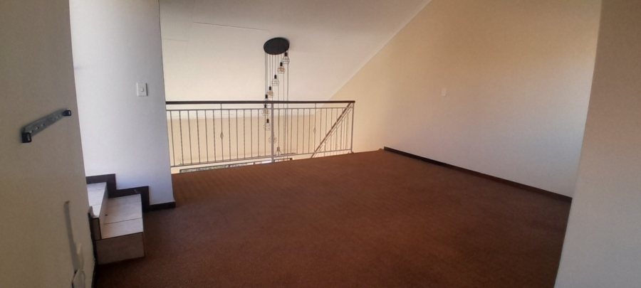 2 Bedroom Property for Sale in Broadacres Gauteng