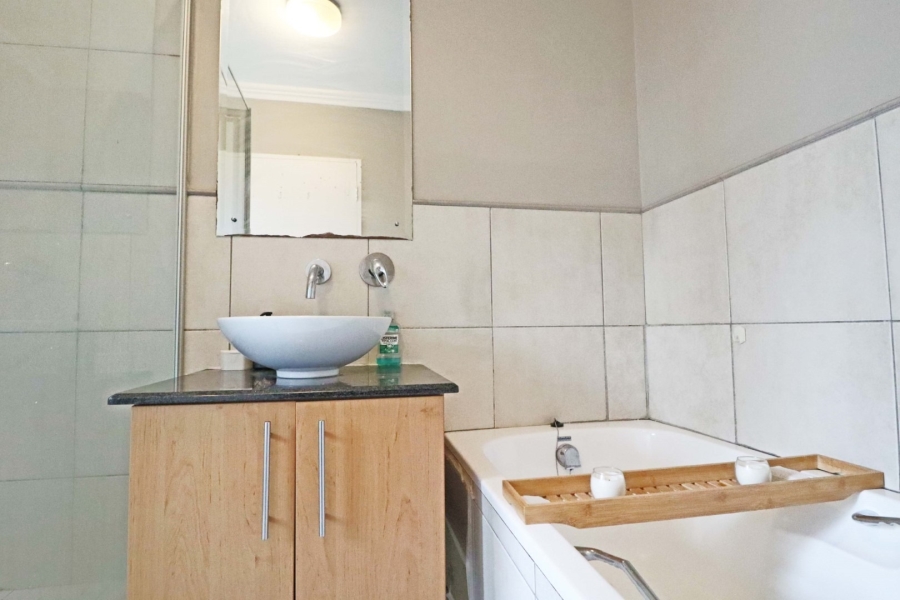 To Let 2 Bedroom Property for Rent in Rivonia Gauteng