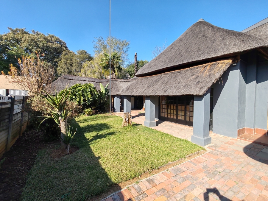 6 Bedroom Property for Sale in Rietfontein Gauteng
