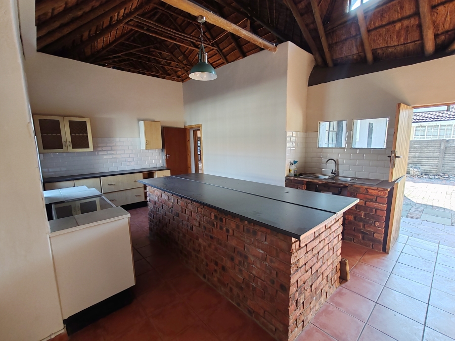 6 Bedroom Property for Sale in Rietfontein Gauteng
