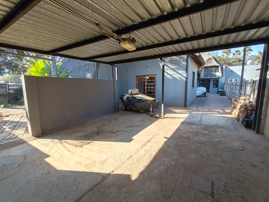 6 Bedroom Property for Sale in Rietfontein Gauteng