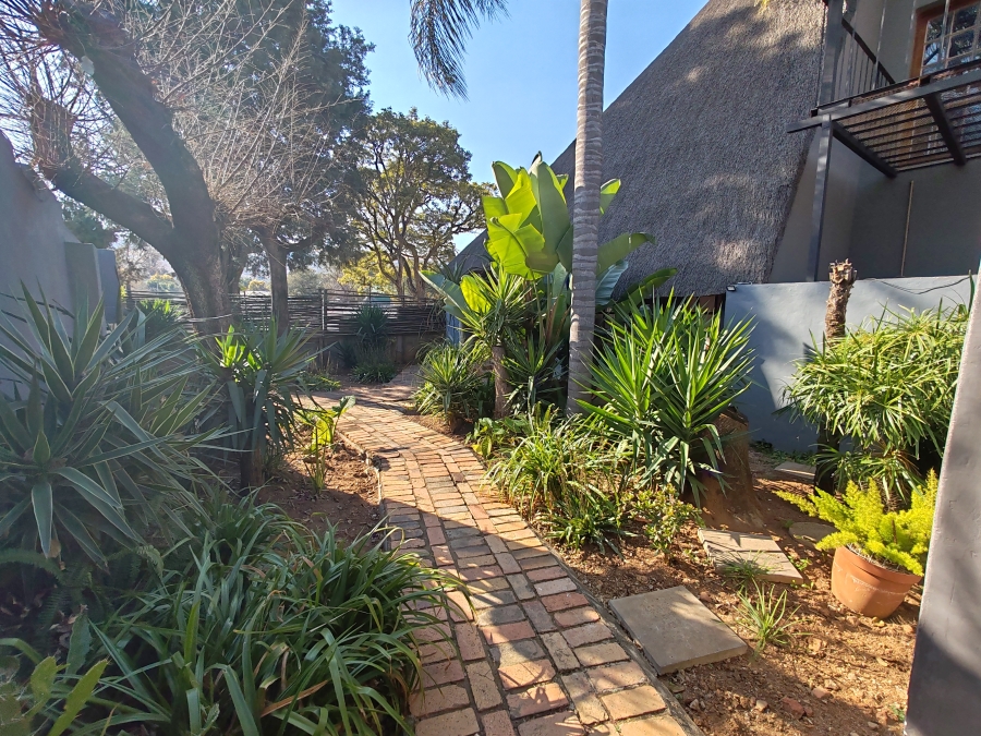 6 Bedroom Property for Sale in Rietfontein Gauteng