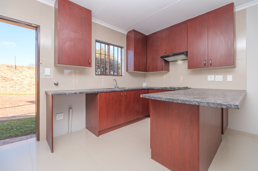 To Let 3 Bedroom Property for Rent in Honeydew Manor Gauteng
