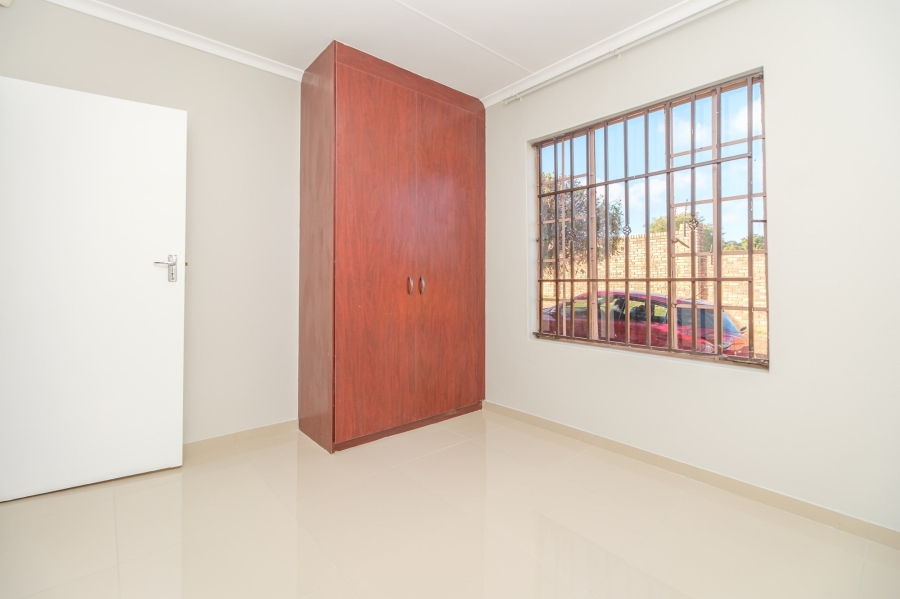 To Let 3 Bedroom Property for Rent in Honeydew Manor Gauteng