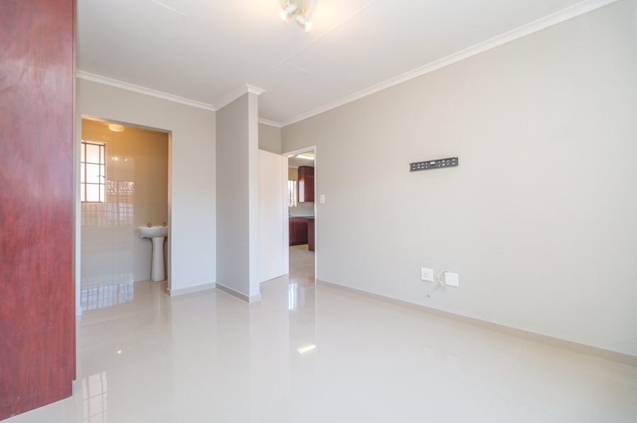 To Let 3 Bedroom Property for Rent in Honeydew Manor Gauteng