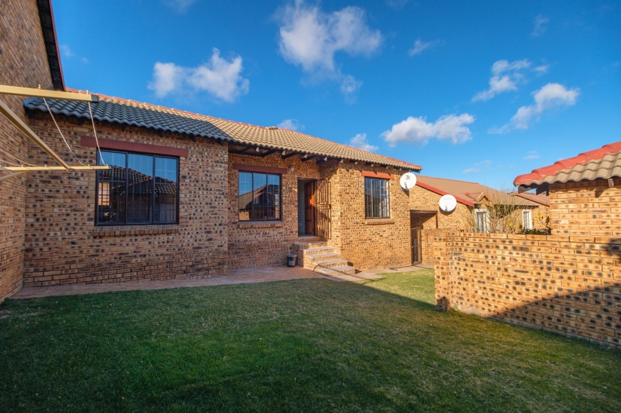 To Let 3 Bedroom Property for Rent in Honeydew Manor Gauteng