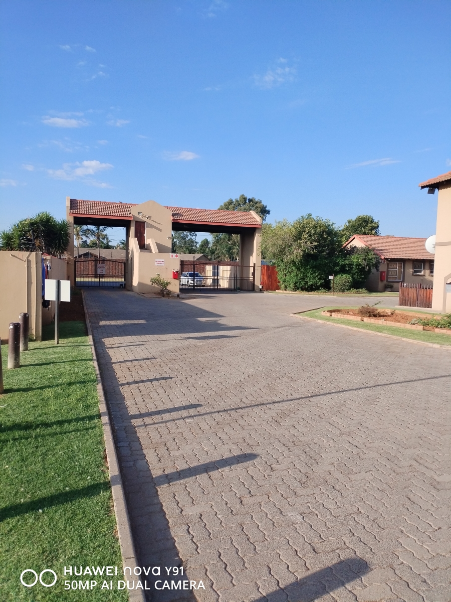 To Let 2 Bedroom Property for Rent in Rand Collieries Gauteng