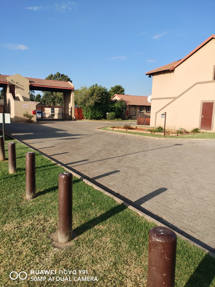 To Let 2 Bedroom Property for Rent in Rand Collieries Gauteng
