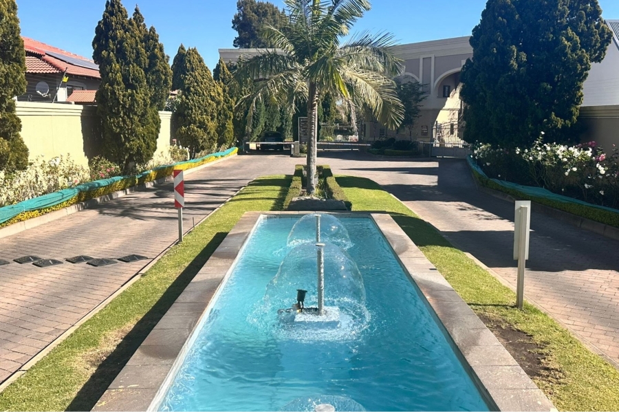 4 Bedroom Property for Sale in Maroeladal Gauteng