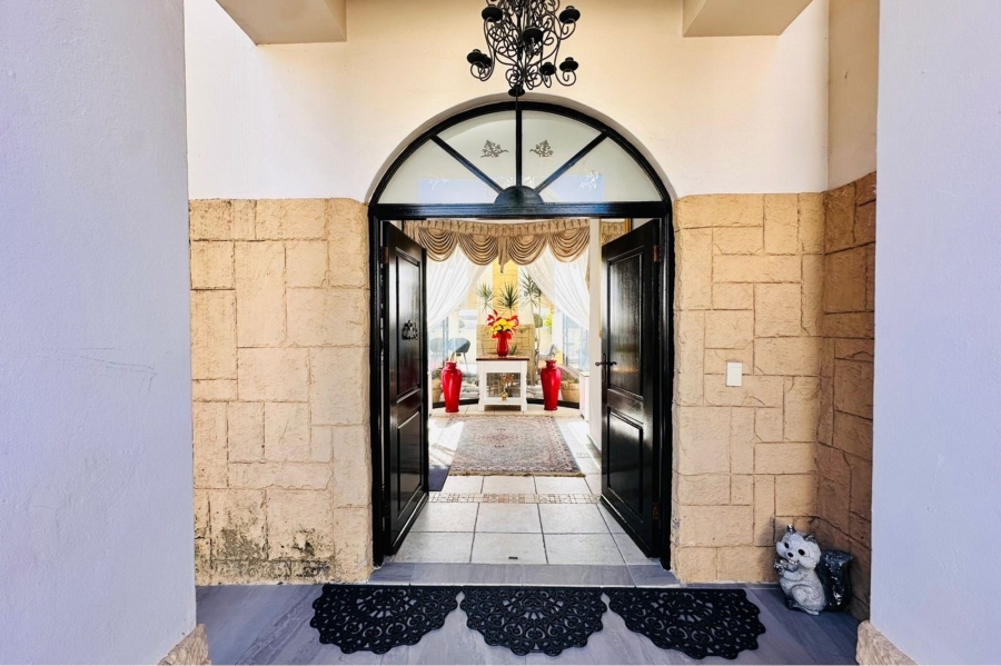 4 Bedroom Property for Sale in Maroeladal Gauteng
