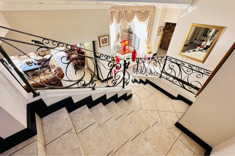 4 Bedroom Property for Sale in Maroeladal Gauteng