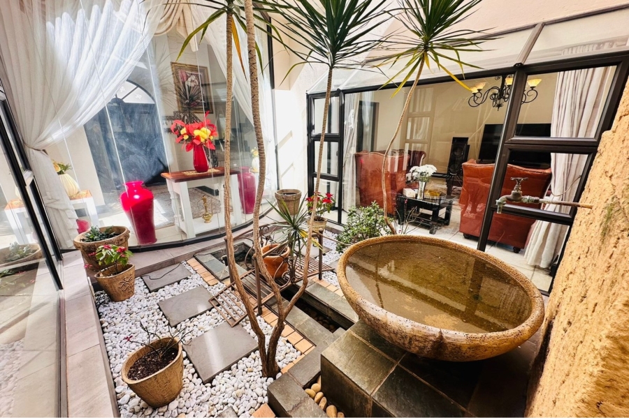 4 Bedroom Property for Sale in Maroeladal Gauteng