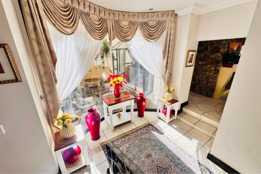 4 Bedroom Property for Sale in Maroeladal Gauteng